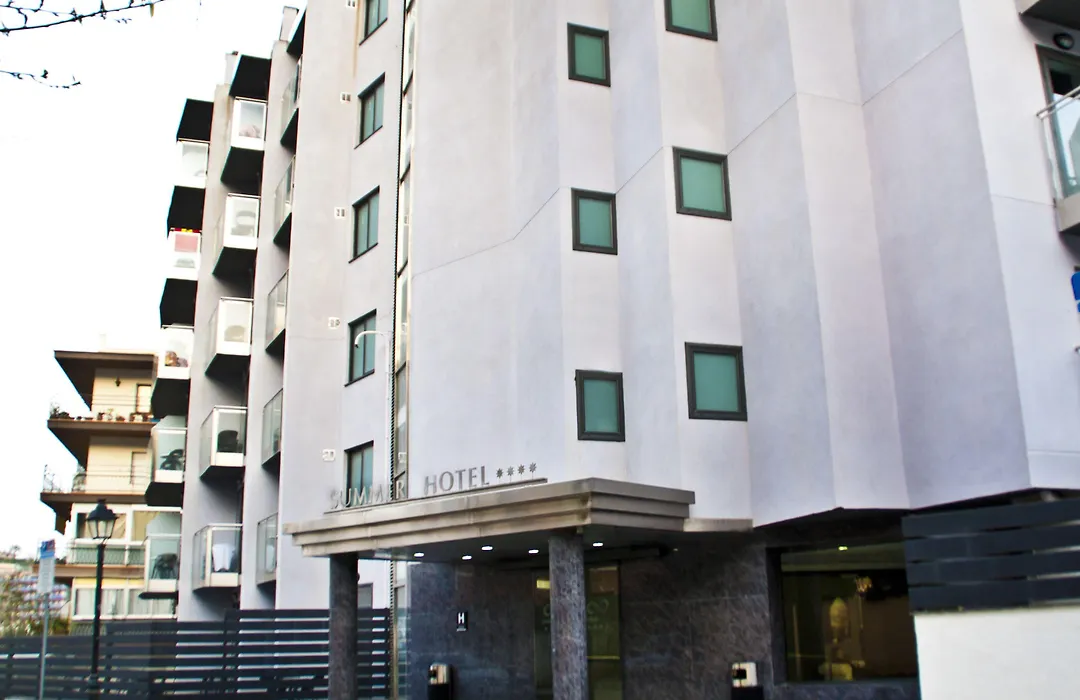 Summer Hotel-1